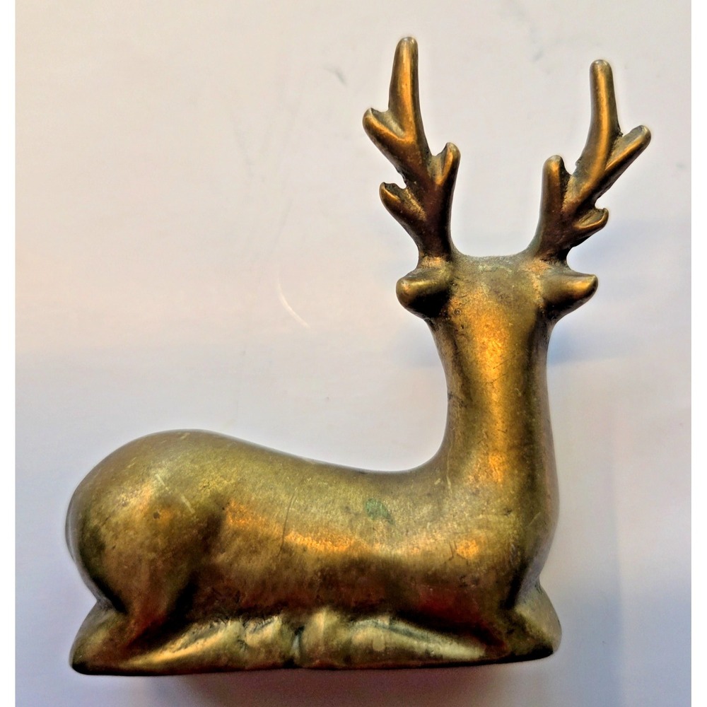 Vintage Solid Brass Deer Reindeer Caribou Buck Laying Down 2 1/8" x 2.5" - Picture 2 of 9